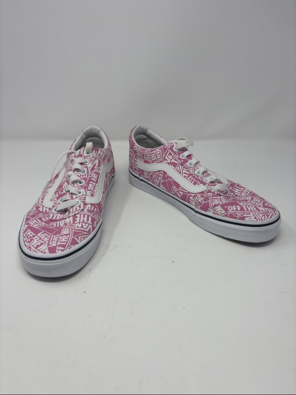 Vans | 9 Pink Graphic 'Off The Wall' Low-Top Sneakers